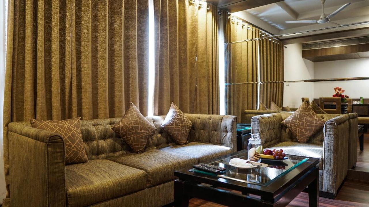 Hotel Centre Point Нагпур Экстерьер фото
