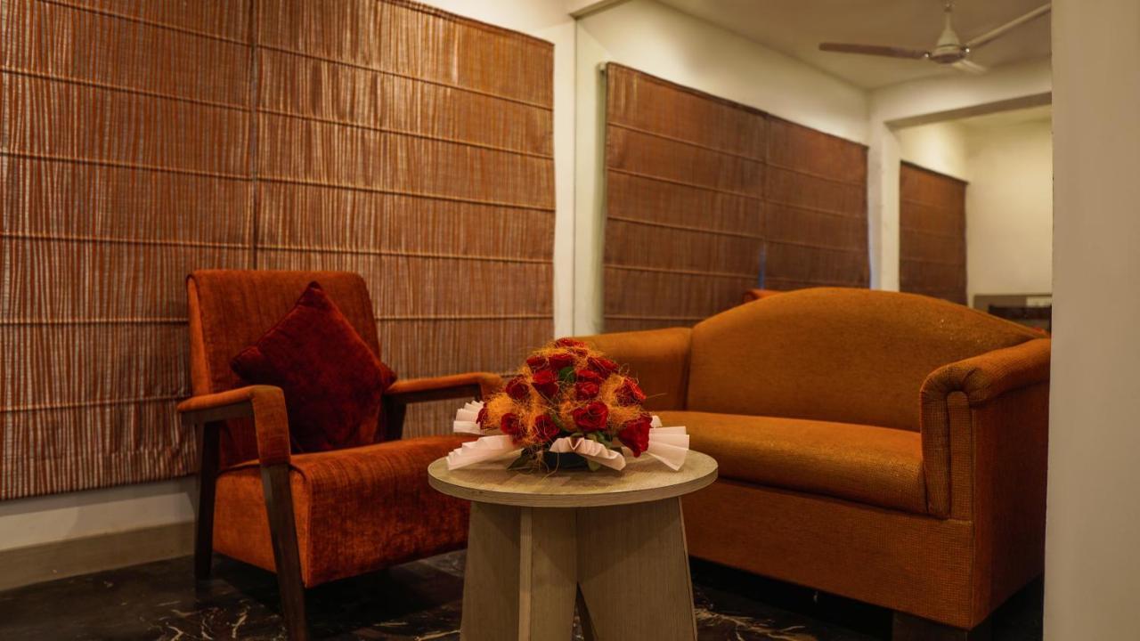 Hotel Centre Point Нагпур Экстерьер фото